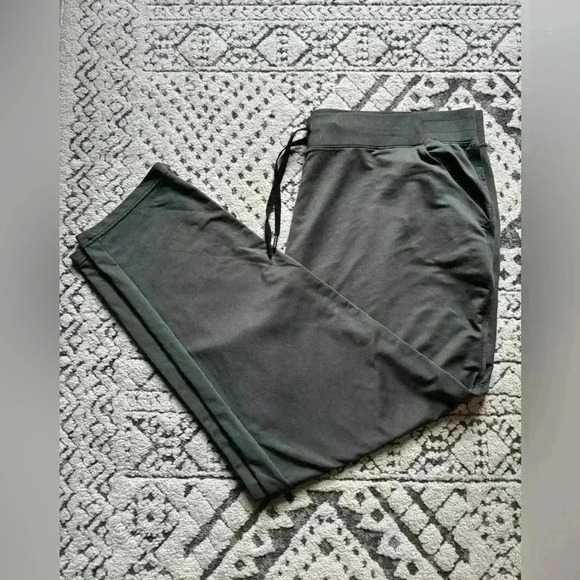 32 Degrees Pants - 32 Degrees - Women's Ultra-Comfy
Everyday Pant - Arol Green - Size: XXL